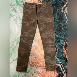 Camo skinny leg pants